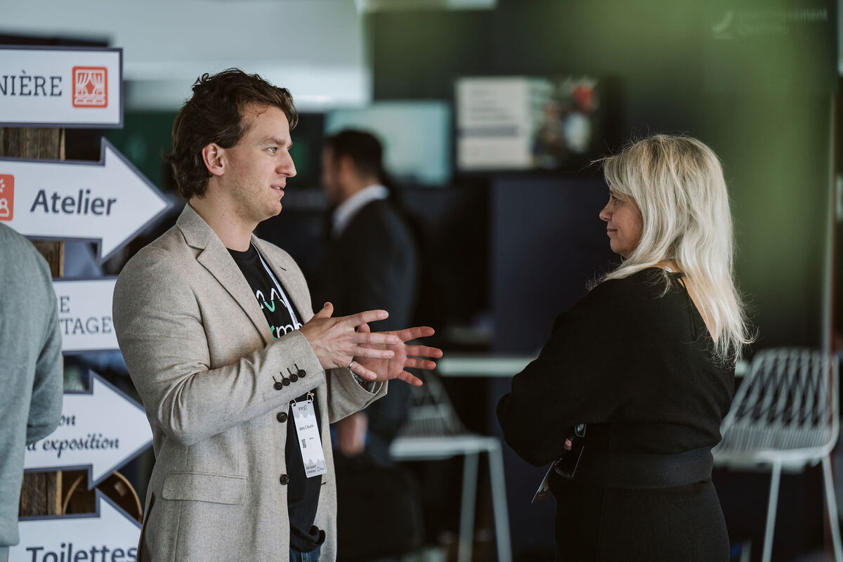 Networking at ēnergiQ 2026